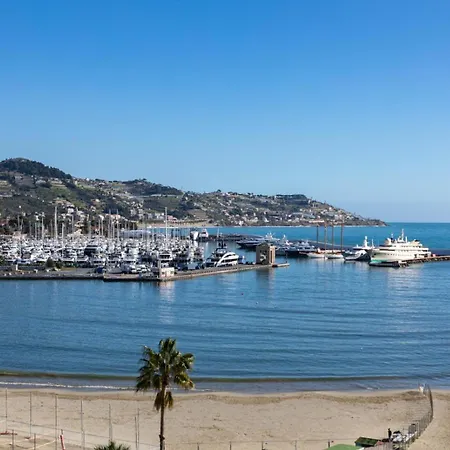 Zaffiro Attico Sanremo- Stunning View Terrace 公寓