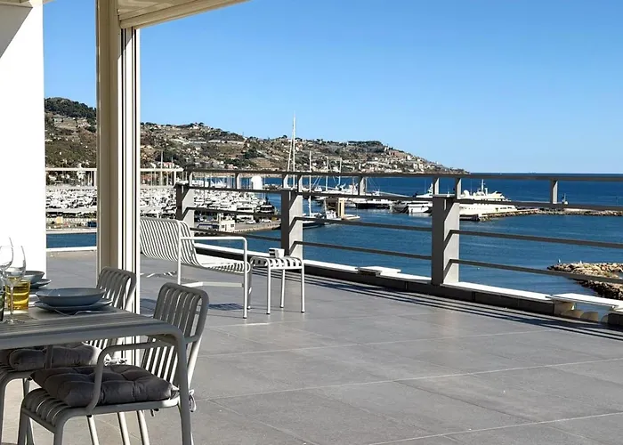 Zaffiro Attico Sanremo- Stunning View Terrace شقة